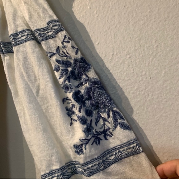 Off the shoulder AE top - Picture 2 of 6